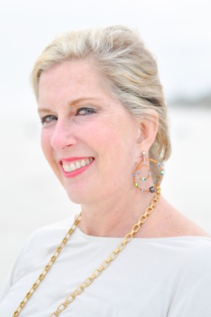 Press photograph headshot of author Lynn Garson.